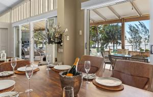 Oceans Edge Beach House at Oak Beach - Newly Renovated