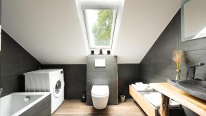 3,5-Zimmer inkl Arbeitsplatz, WLAN & free Netflix, Amazon-Free Parken vollausgestattete Wohnung, 24h Check In