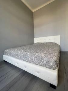 Minimalist apartment-free parking, self check in