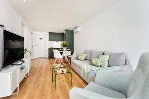 Golden Bay Apartment