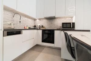 LIV - Luminous & Spacious in Pagrati