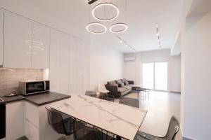 LIV - Luminous & Spacious in Pagrati