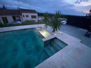 Villas VILLA NEUVE piscine debordement : photos des chambres