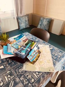 Campings Mobilhome P27 6 personnes climatise : photos des chambres