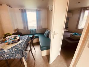 Campings Mobilhome P27 6 personnes climatise : photos des chambres