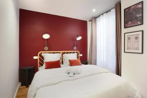 Residense Louvre Museum by Studio prestige