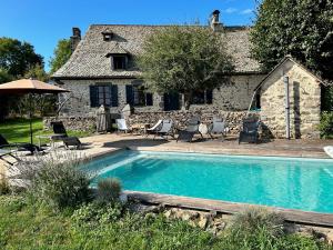 Maisons de vacances Maison typique Auvergnate, piscine et four a pain : photos des chambres