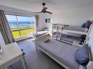 5 Kenwyn on Sea - Beachfront Family Unit