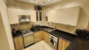 Azarita luxury apartment - families only