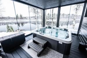 Exclusive Villa Wikkelä Ranua with Sauna & Jacuzzi
