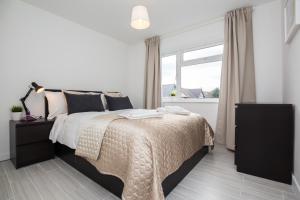 Stylish and Cosy 1 BDR Apt, Ealing Broadway