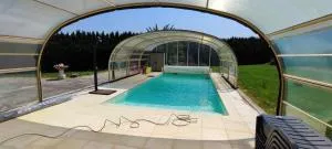 Villa with covered and heated swimming pool - Cordebugle
