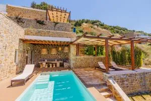 Luxury Villa Gialova Neokastro with Private Pool - 吉亚洛瓦