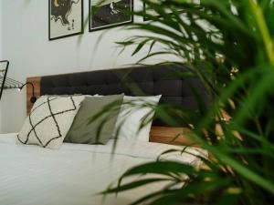 Central 1 Apartment - New Building & Parking