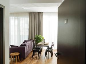 Central 1 Apartment - New Building & Parking