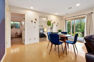 Modern Bellingham Retreat Near Galbraith Mountain!