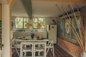 Cabaña típica Boyacense! con vista al lago y chimenea