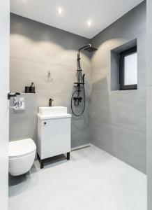 Bright & Calm - 2BR - Top Location