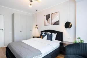 Bright & Calm - 2BR - Top Location