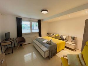 4 bedrooms, 2 bathrooms, kitchen, terrace - 10 min to fairground