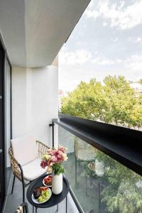 Sunny 2BR Flat - Top Location - 3 Balconies