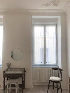 Elegant, Spacious Apartment in Historic Center of Tournon