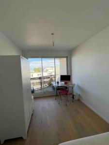 Appartements Appt neuf Courbevoie 3 terrasses + plancha+ home cinema : photos des chambres