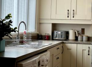 3 Bedroom House near city centre