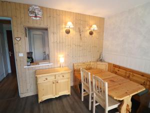 Appartement lumineux proche pistes, commerces, balcon - FR-1-502-408