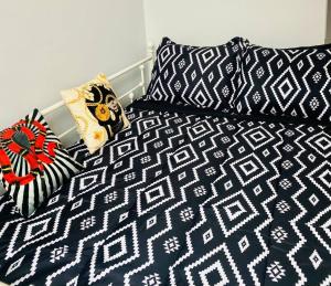 Lincoln Park 3 BR Penthouse