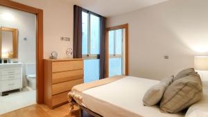 Housing Plaza de la Merced by SharingCo