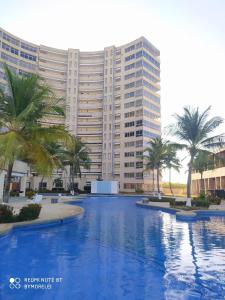 Margarita & More, Omas