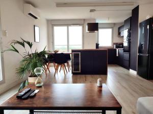 Appartements Superbe appartement avec vue sur le Canigou et les Alberes : photos des chambres