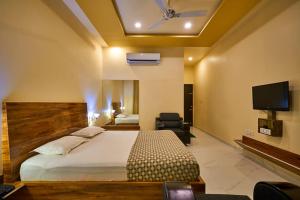 hotel saptarang residency panhala