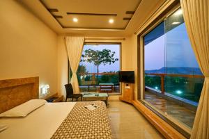hotel saptarang residency panhala