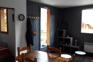 Appartements APPARTEMENT PIEDS DE PISTE - 4-6 PERSONNES : photos des chambres