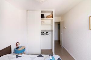 Sejours chez l'habitant Chambre calme et confortable dans un appartement lumineux : Chambre Double