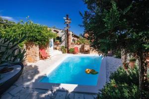 Rustical Vila VERDE with traditional Tavern & Pool