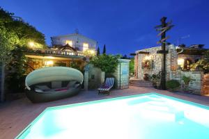 Rustical Vila VERDE with traditional Tavern & Pool