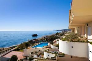 Immaculate 3-Bed Penthouse- Stunning Views