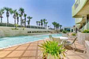 Oceanfront Galveston Condo in Amazing Location!
