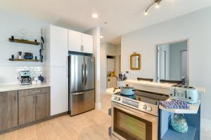 Oceanfront Galveston Condo in Amazing Location!