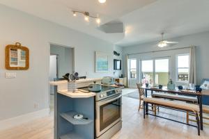 Oceanfront Galveston Condo in Amazing Location!