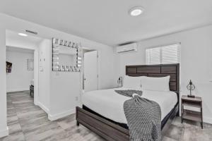 Lovely 2 bedroom Studios-Suite Walking Distance To Ocean