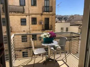 Well located 2 bedroom flat in St.Julians - Saint Julian's