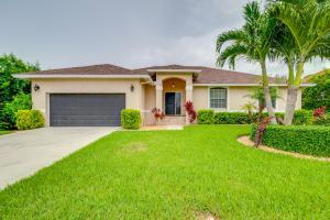 Marco Island Vacation Rental Heated Pool and Lanai!