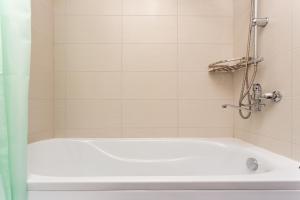 Prime location Apartment with Three Bedroom