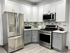 Cozy Modern Brooklyn Apartment w Balcony