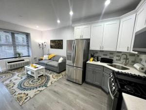 Cozy Modern Brooklyn Apartment w Balcony