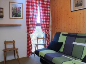 Chalets Chalet Les Carroz d'Araches, 4 pieces, 8 personnes - FR-1-572-216 : photos des chambres